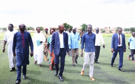 وزير الشباب والرياضة يزور أكاديمية فرشا